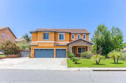 9227 Newbridge Dr, Riverside, CA 92508-9319