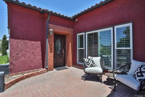 2019 Chilton Dr, Glendale CA  91201-1169 exterior