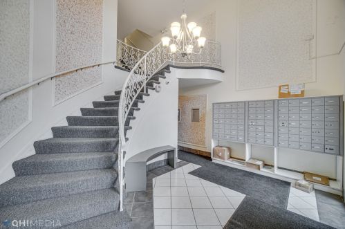 5200 Carriageway Dr, Rolling Meadows IL  60008-3988 exterior