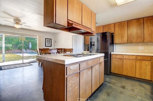 5910 Intervale Dr, Riverside CA  92506-4049 exterior