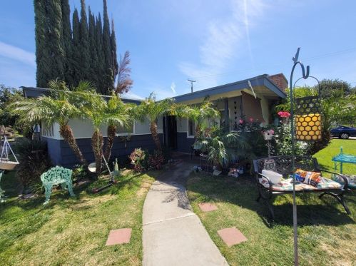 3022 Cheyenne Rd, Riverside, CA 92506-3207