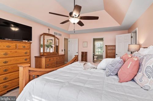 276 Pne Crk Dr, Carlisle PA  17013-9611 exterior