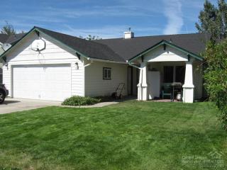 925 Poplar Ave, Eagle Crest, OR 97756-1061