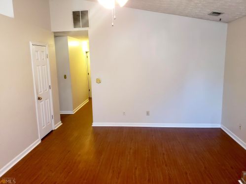 5930 Creekside Dr, Rex GA 30273-1166 exterior