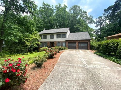 1049 Seven Springs Cir, Marietta, GA 30068-2660