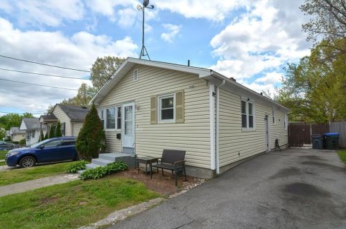 146 De Pinedo St, Providence, RI 02904-1428