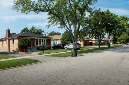 7007 Main St, Niles IL  60714-2238 exterior