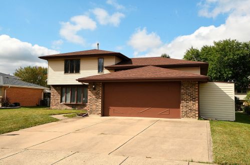 10444 Vicky Ln, Palos Hills, IL 60465-1922
