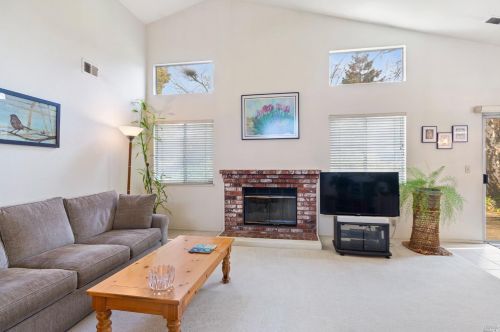 601 Rose Dr, Benicia, CA 94510-3757