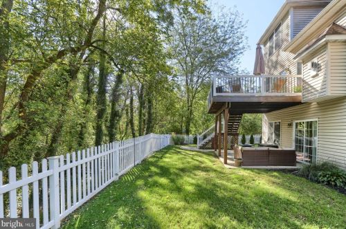 101 Shatto Dr, Carlisle PA  17013-2120 exterior