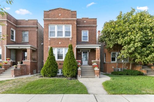 5228 Henderson St, Chicago, IL 60641-4213