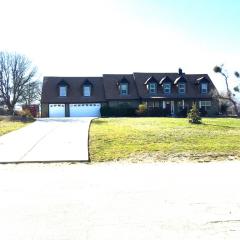22571 Camp Dr, Tehachapi, CA 93561-8236