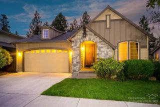 245 Outlook Vis Dr, Bend OR  97701-5473 exterior