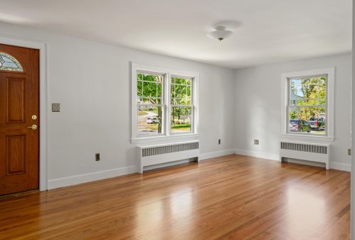 78 Capisic St, Portland, ME 04102-2247