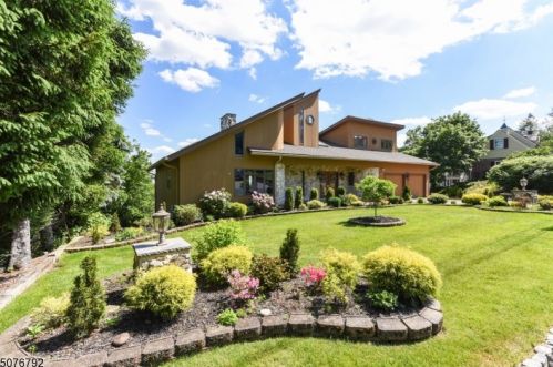 1017 Mary Allen Ln, Mountainside, NJ 07092-1503