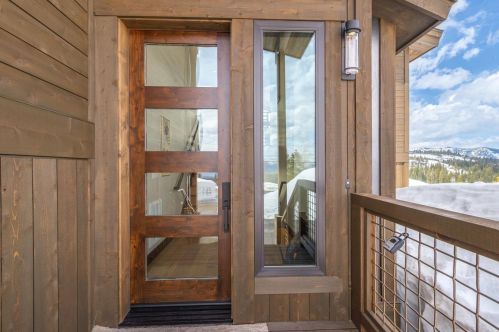 13701 Ski Slope Way, Truckee, CA 96161