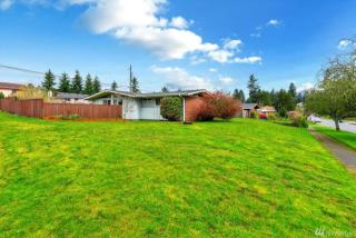 5225 9th St, Tacoma, WA 98406-2613