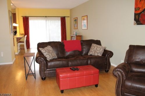 73 Wildflower Ln, Morristown, NJ 07960-2770