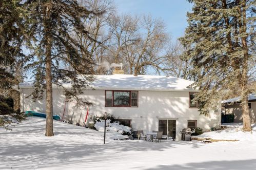 1065 Highview Dr, Saint Paul MN  55112-2417 exterior