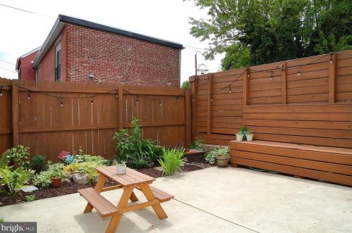 237 Cherry St, Lancaster PA  17602-2725 exterior