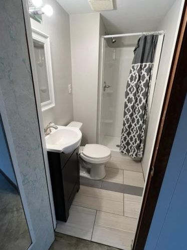 5577 Fairwood Rd, Cincinnati OH 45239-7281 exterior