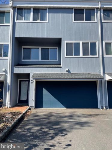 23 Richard Ct, Princeton, NJ 08540-3802