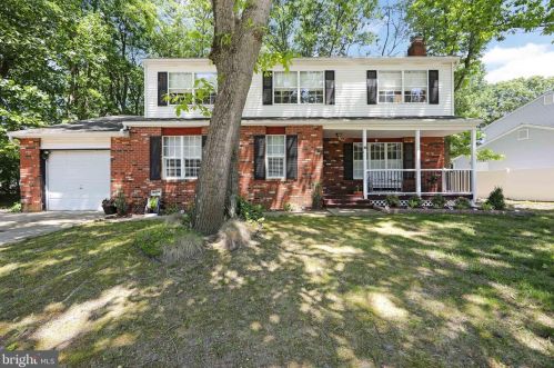 40 Woodshire Dr, Erial, NJ 08081-2212