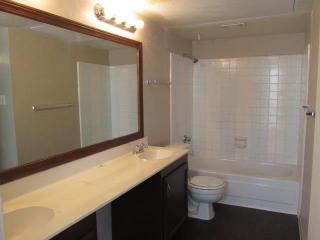 7266 Pineberry Rd, Dallas TX  75249-1328 exterior