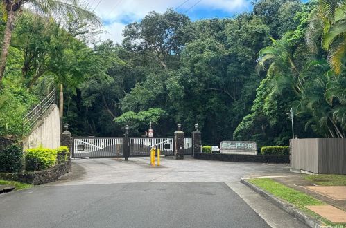 2891 Kalawao St, Honolulu HI  96822-1577 exterior