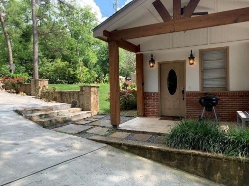 1403 Druid Hills Rd, Atlanta GA  30319-3800 exterior