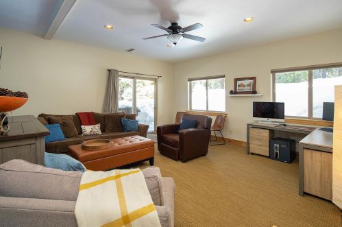 12755 Rainbow Dr, Truckee CA  96161-2645 exterior