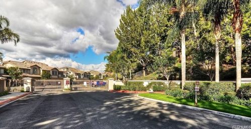 7894 Horizon View Dr, Anaheim CA  92808-1516 exterior