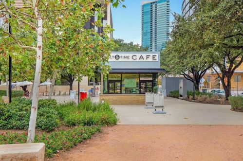 311 5th St, Austin TX  78701-2997 exterior