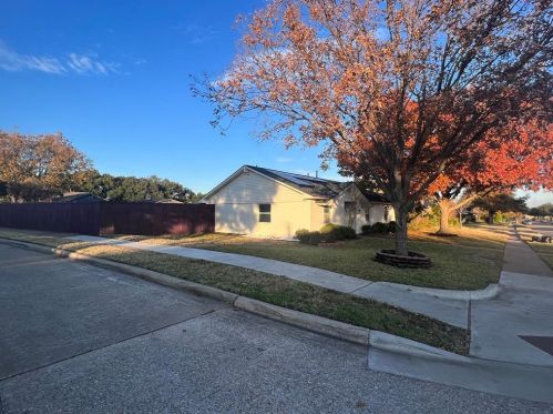 3129 Pinewood Dr, Garland TX  75044-5872 exterior