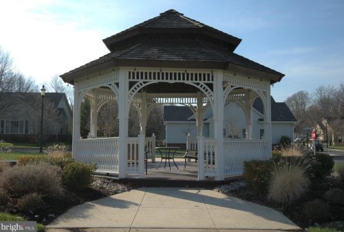 2304 Windrow Dr, Princeton NJ 08540-5020 exterior