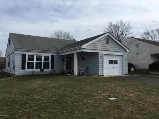 17 Red Hill Rd, Lakehurst, NJ 08759-6621