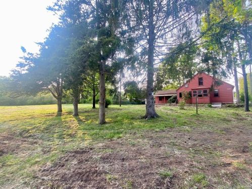 58 Brick Ln, Durham, CT 06422-1600