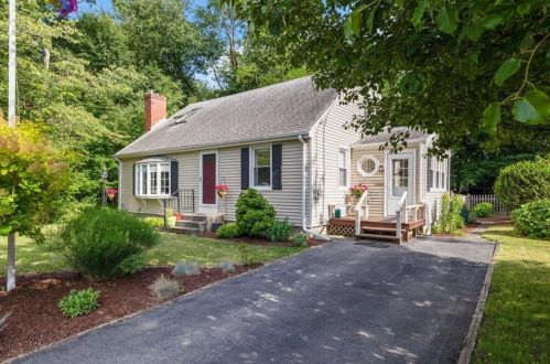 99 Coomer Ave, Warren, RI 02885-3705