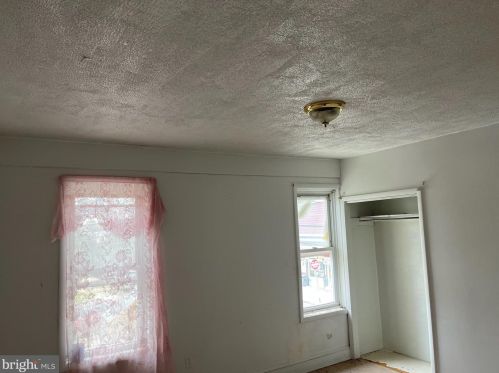 701 9 St, Camden NJ 08102-1721 exterior