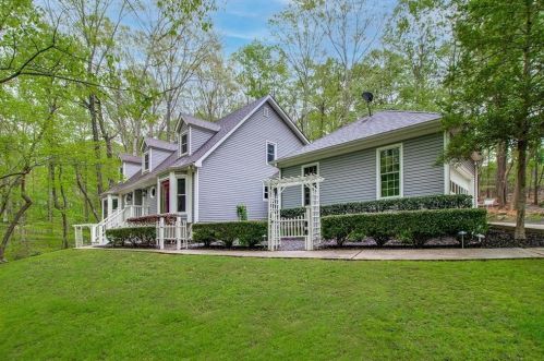 115 Leaf Lake Dr, Suwanee, GA 30024-2415