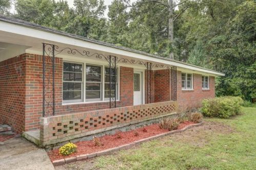 2708 Lakeview Dr, Conyers GA  30094-4944 exterior