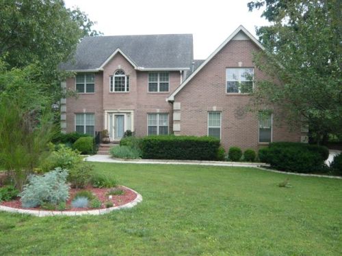 206 Blantonwood Dr, Tullahoma, TN 37388-5803