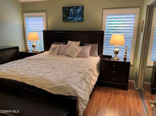 2040 Freesia Ave, Simi Valley CA  93063-3534 exterior