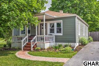 6115 Locust St, Harrisburg, PA 17112-1836