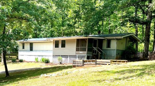 144 Pine Brook Dr, Cleveland, GA 30528-3578