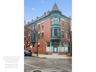 424 Eugenie St, Chicago, IL 60614-5638