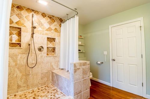 13 Foxcroft Rd, Niantic CT  06357-1415 exterior