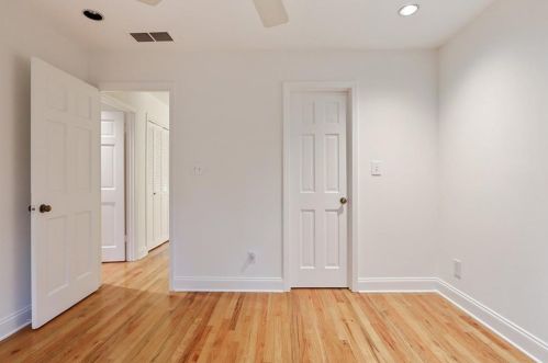 11 Ardmore Sq, Atlanta GA  30309-1821 exterior