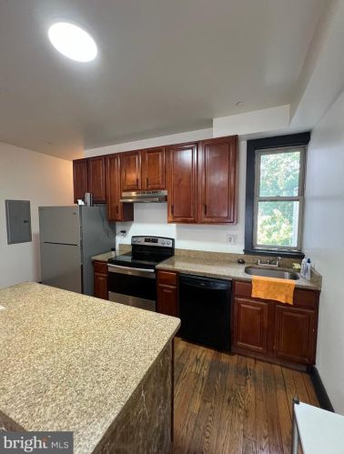 2036 19 St, Philadelphia PA 19121-4120 exterior