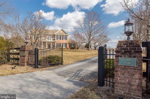 19330 Fairhaven Ct, Round Hill, VA 20141-2056